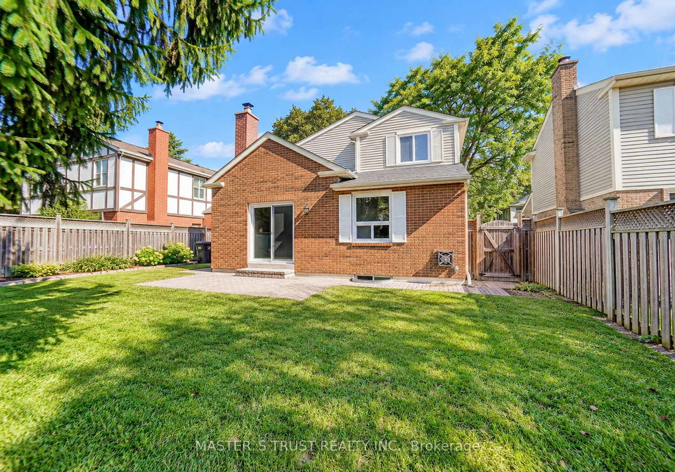 3-longbow-square-toronto-scarborough-ontario-e13845762