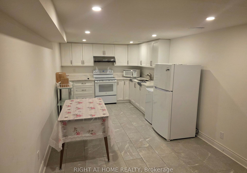 131-thicketwood-drive-toronto-scarborough-ontario-e13846592