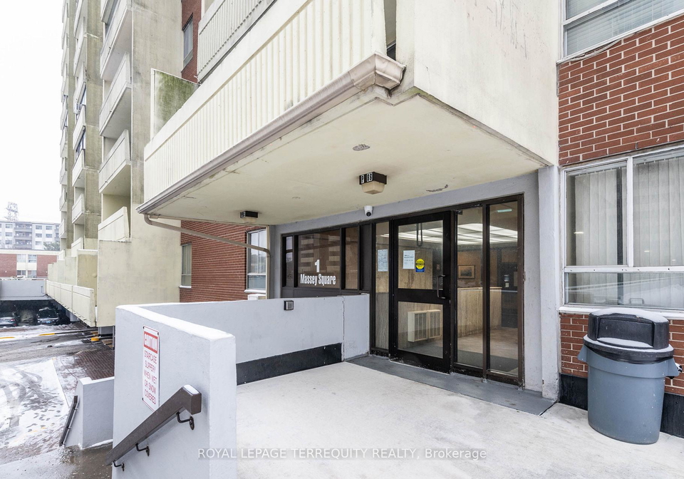1-massey-square-toronto-east-york-ontario-e13847534