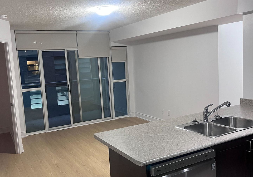 1600-charles-street-whitby-ontario-e13850362