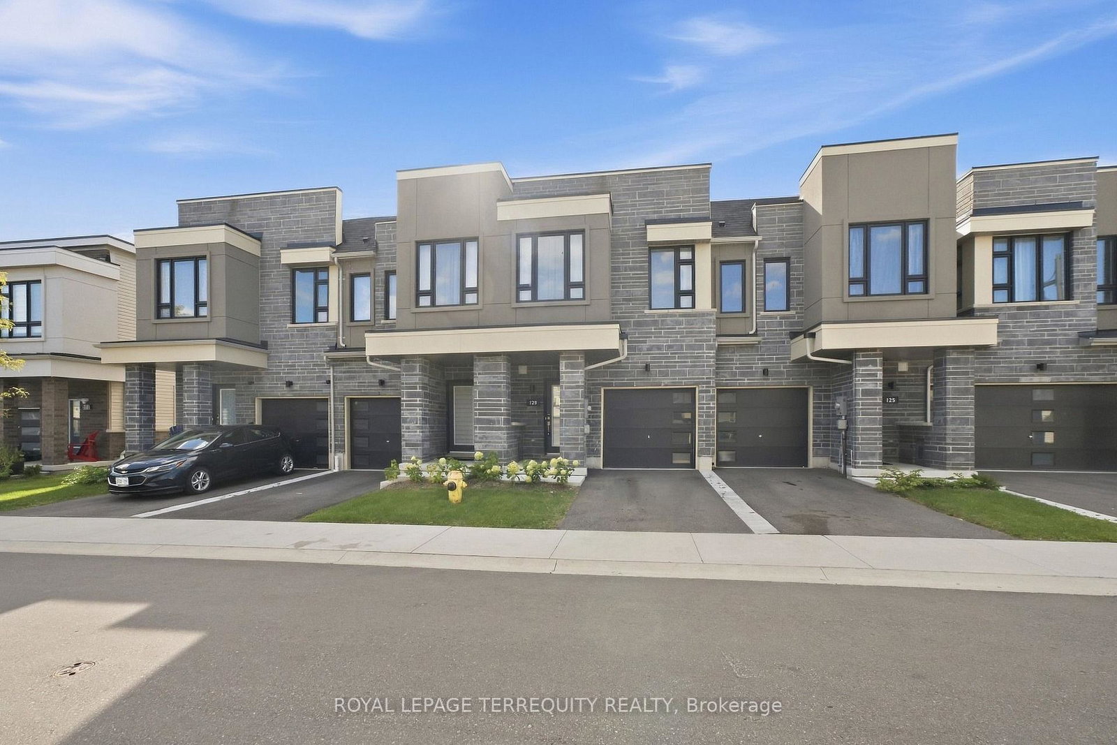 129-sailors-landing-clarington-ontario-e13852066