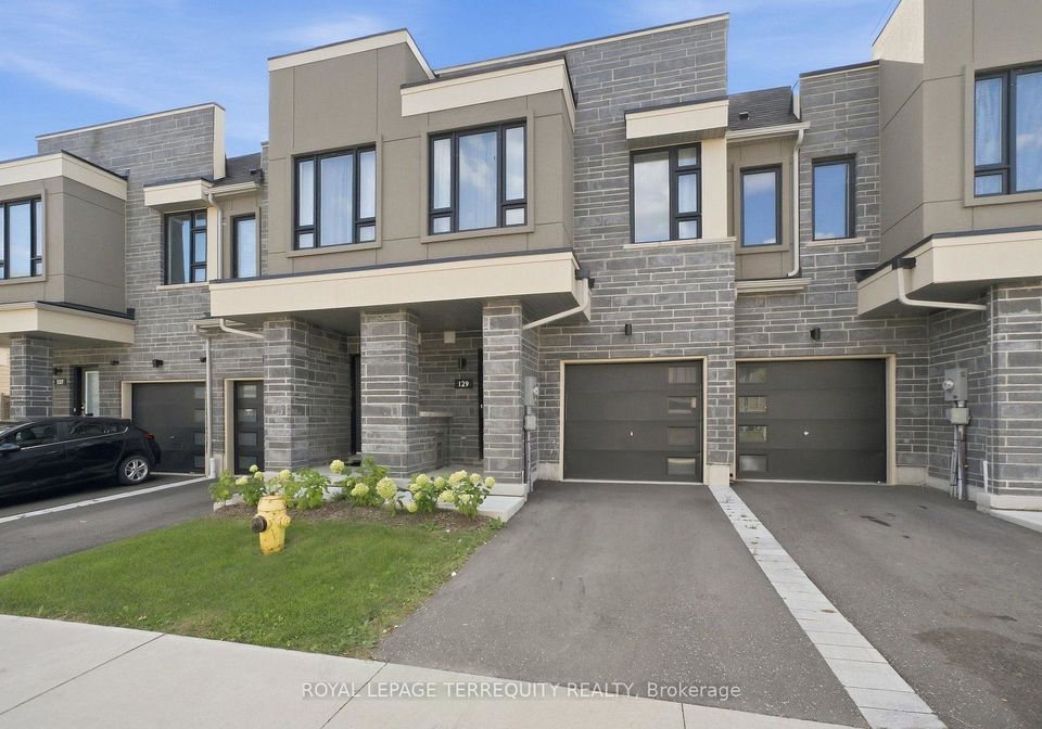 129-sailors-landing-clarington-ontario-e13852066