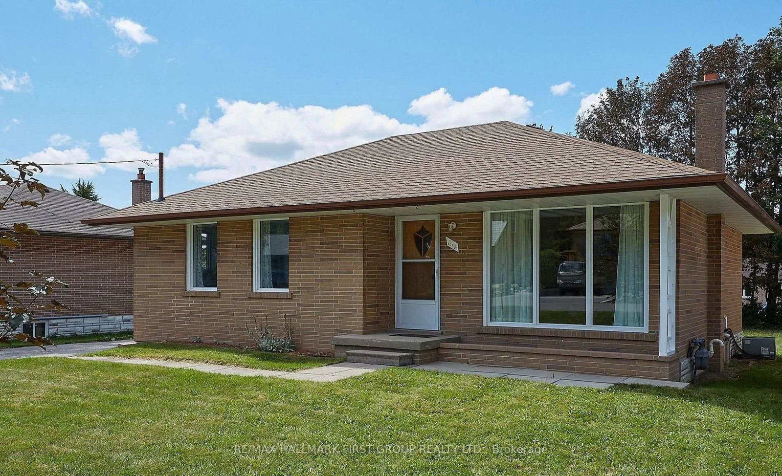 212-hallett-avenue-whitby-ontario-e13853080