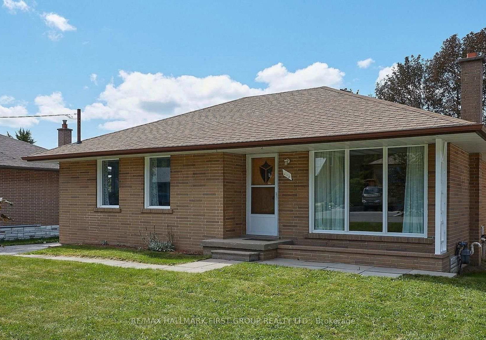 212-hallett-avenue-whitby-ontario-e13853080