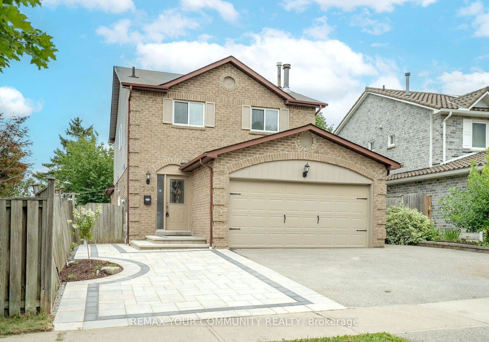 700-stonepath-circle-pickering-ontario-e13853298