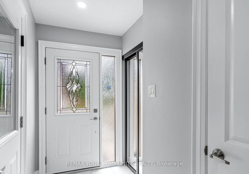 700-stonepath-circle-pickering-ontario-e13853298
