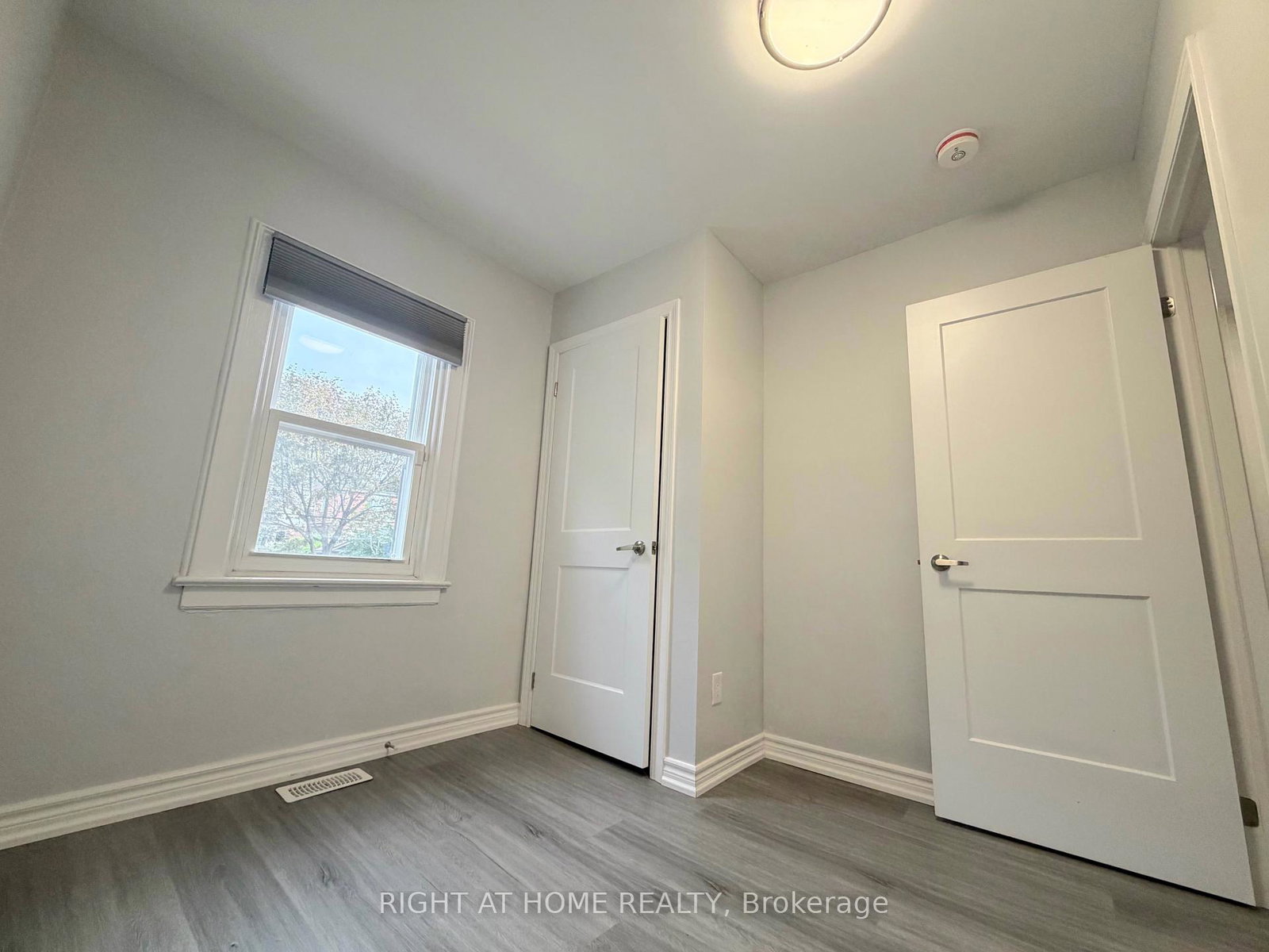 408-strathmore-boulevard-toronto-east-york-ontario-e13854936