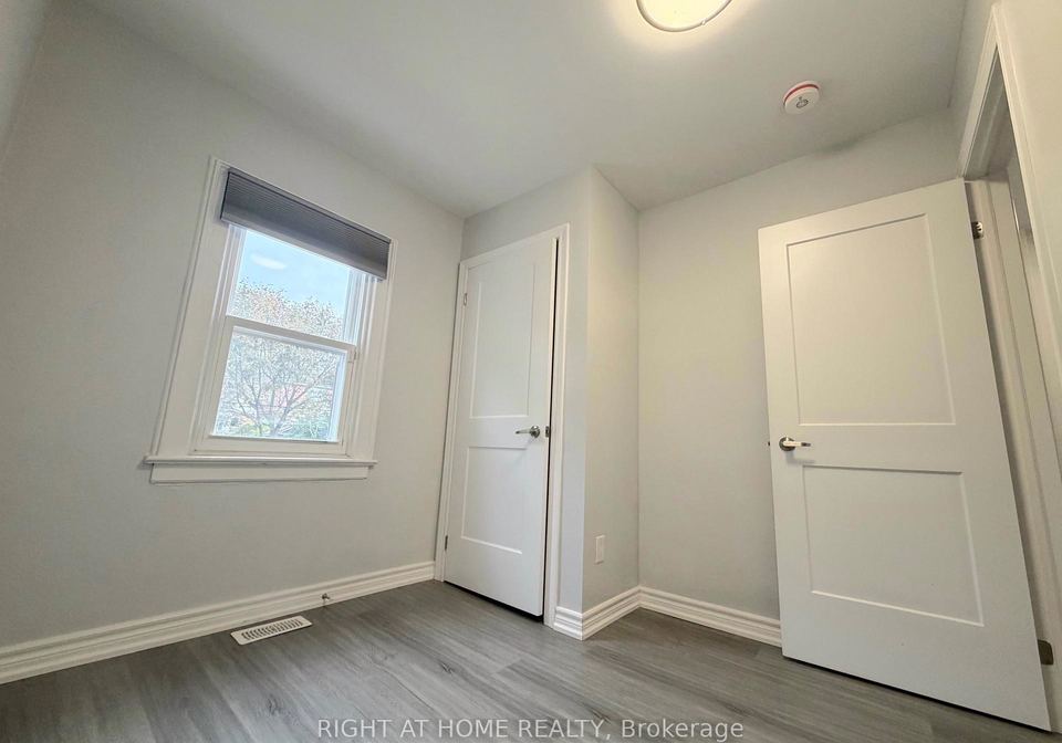408-strathmore-boulevard-toronto-east-york-ontario-e13854936