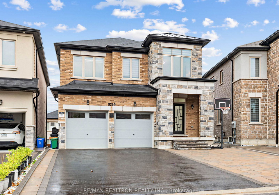 1059-purus-path-pickering-ontario-e13854968