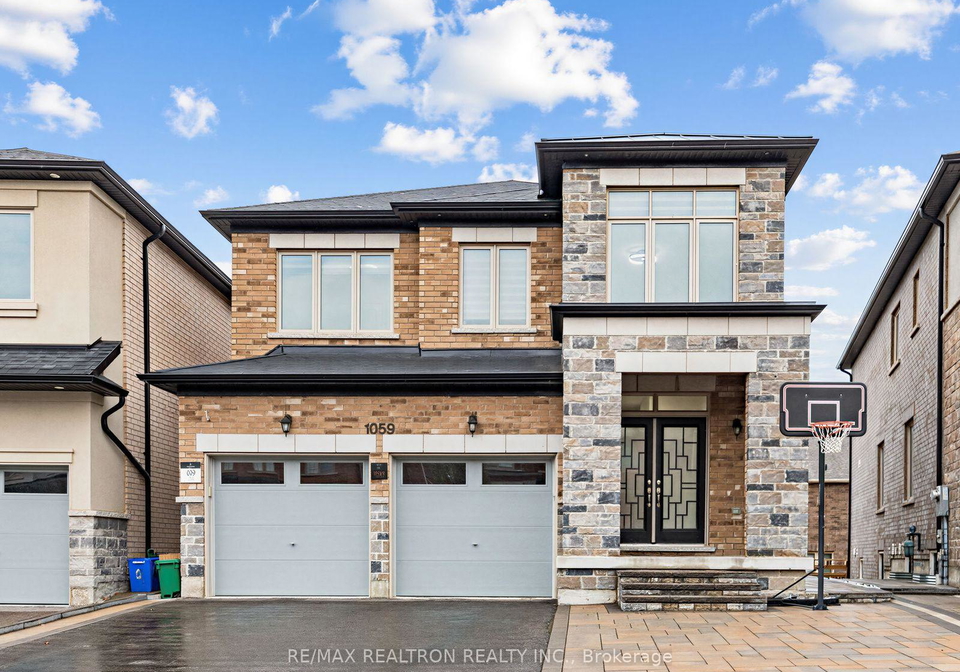 1059-purus-path-pickering-ontario-e13854968