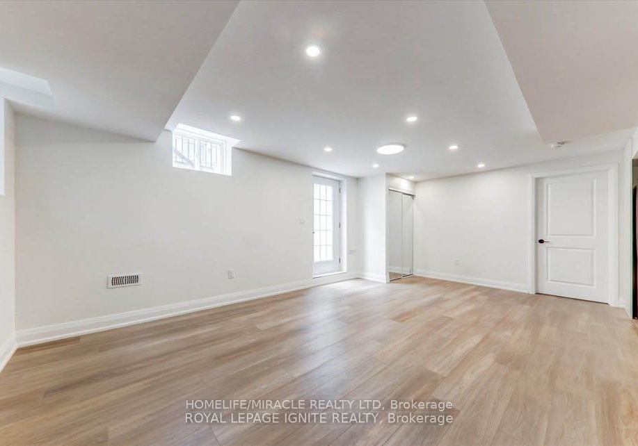 1006-pelican-trail-pickering-ontario-e13855446