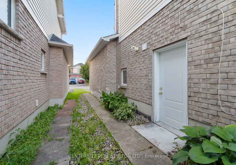 35-weldon-street-whitby-ontario-e13857134