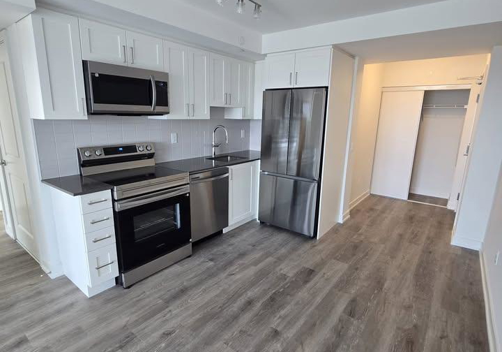1010-sandy-beach-road-pickering-ontario-e13857304