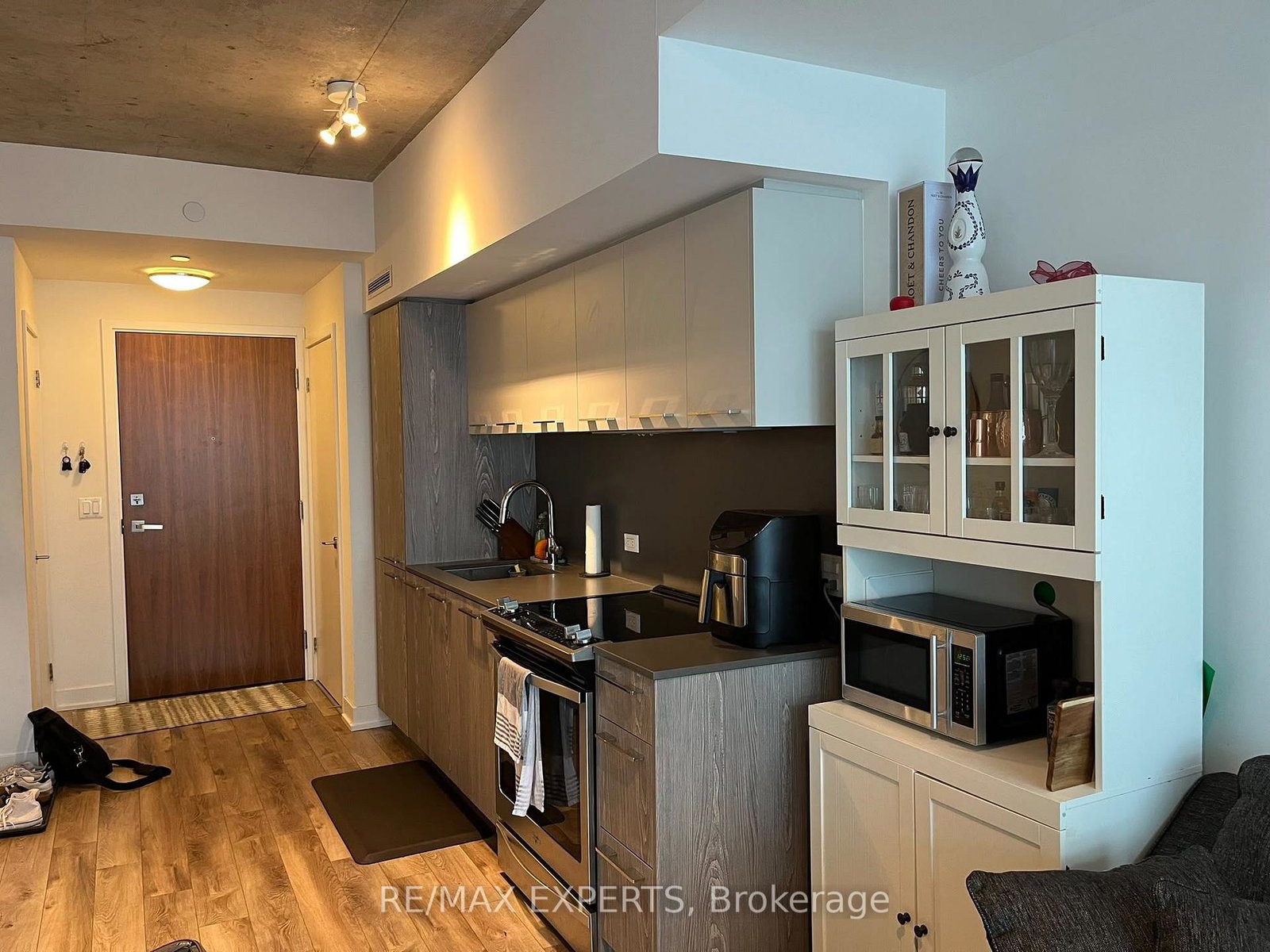 25-baseball-place-toronto-toronto-ontario-e13857458