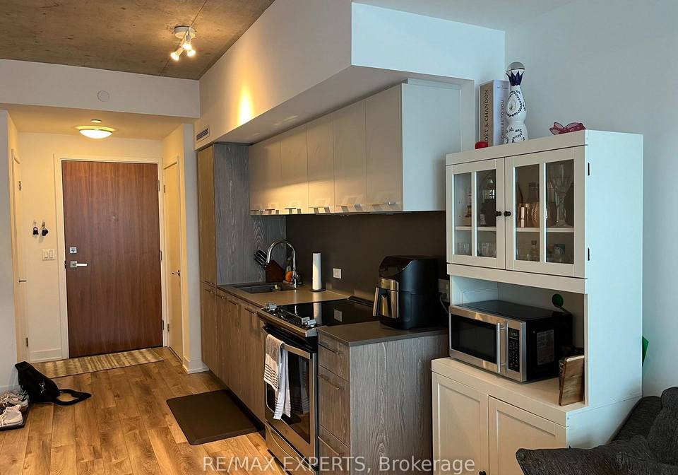 25-baseball-place-toronto-toronto-ontario-e13857458