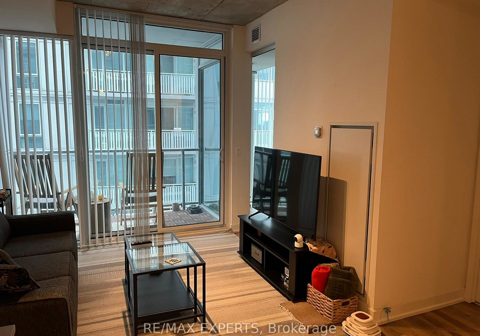 25-baseball-place-toronto-toronto-ontario-e13857458