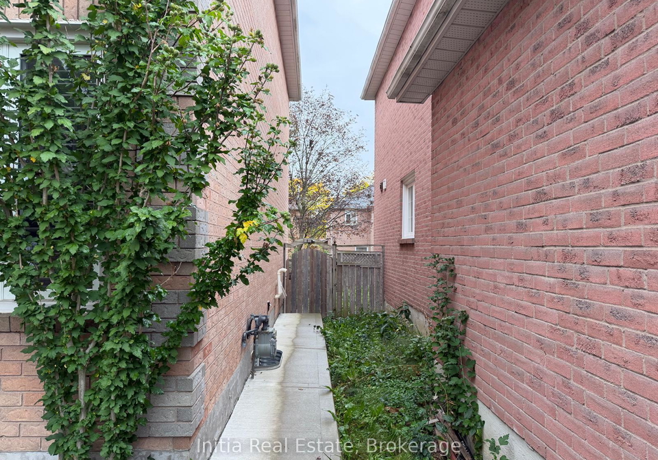 18-harkins-drive-ajax-ontario-e13857580