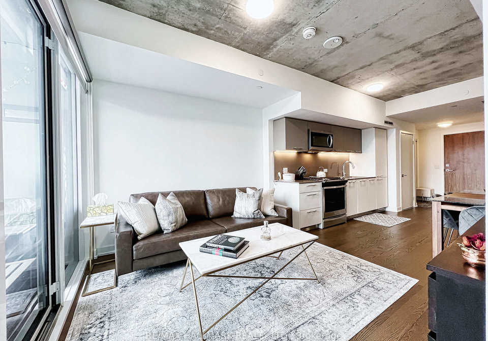 30-baseball-place-toronto-toronto-ontario-e13858154