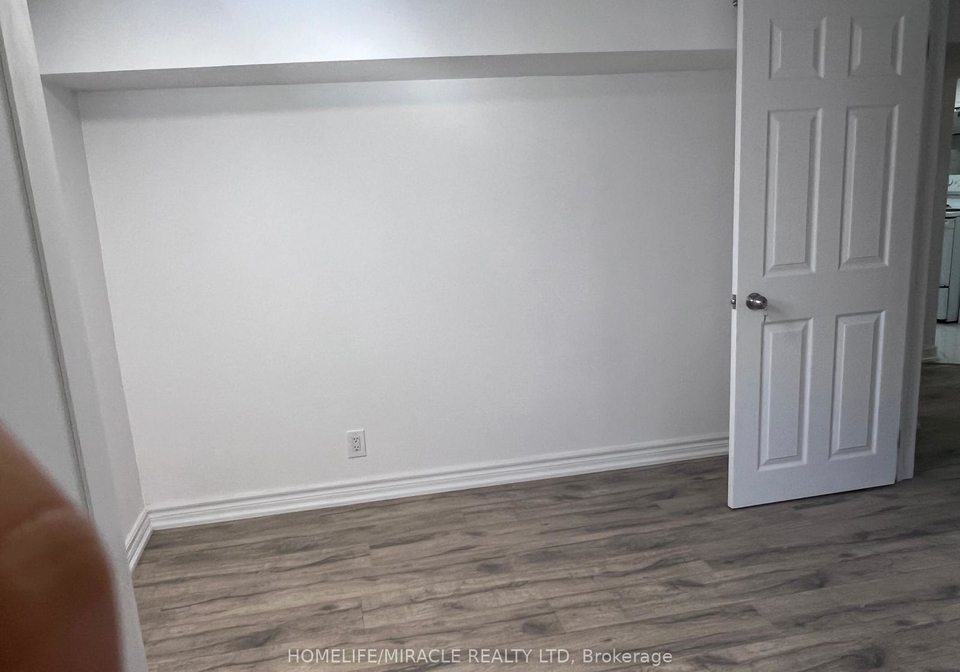 51-oakworth-crescent-toronto-scarborough-ontario-e13859142
