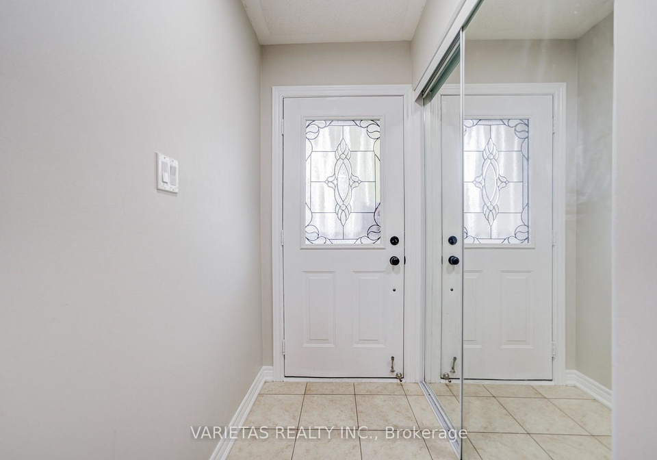 17-barchester-crescent-whitby-ontario-e13859356
