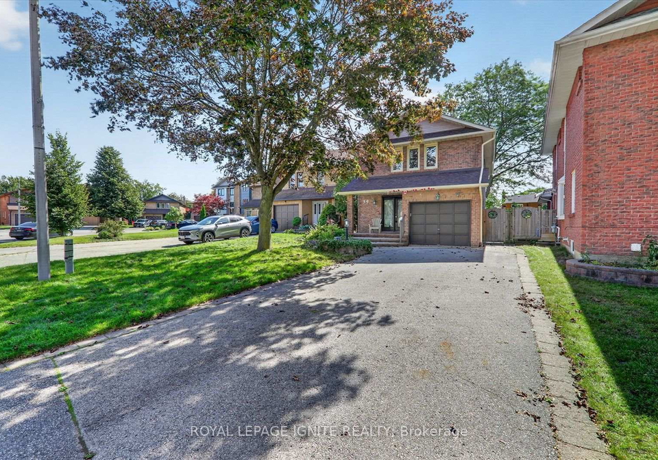 39-longfellow-court-whitby-ontario-e13860092