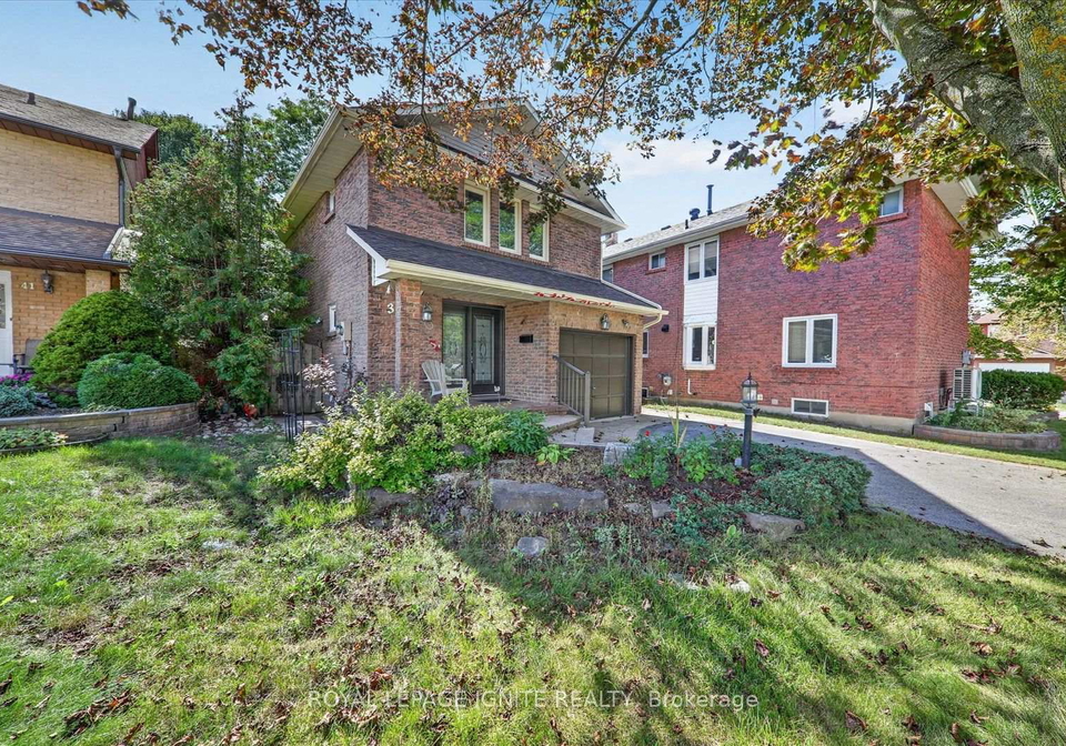 39-longfellow-court-whitby-ontario-e13860092