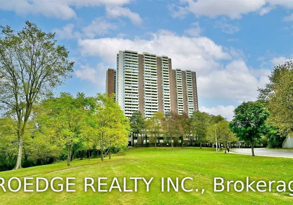 5-massey-square-toronto-east-york-ontario-e13860256