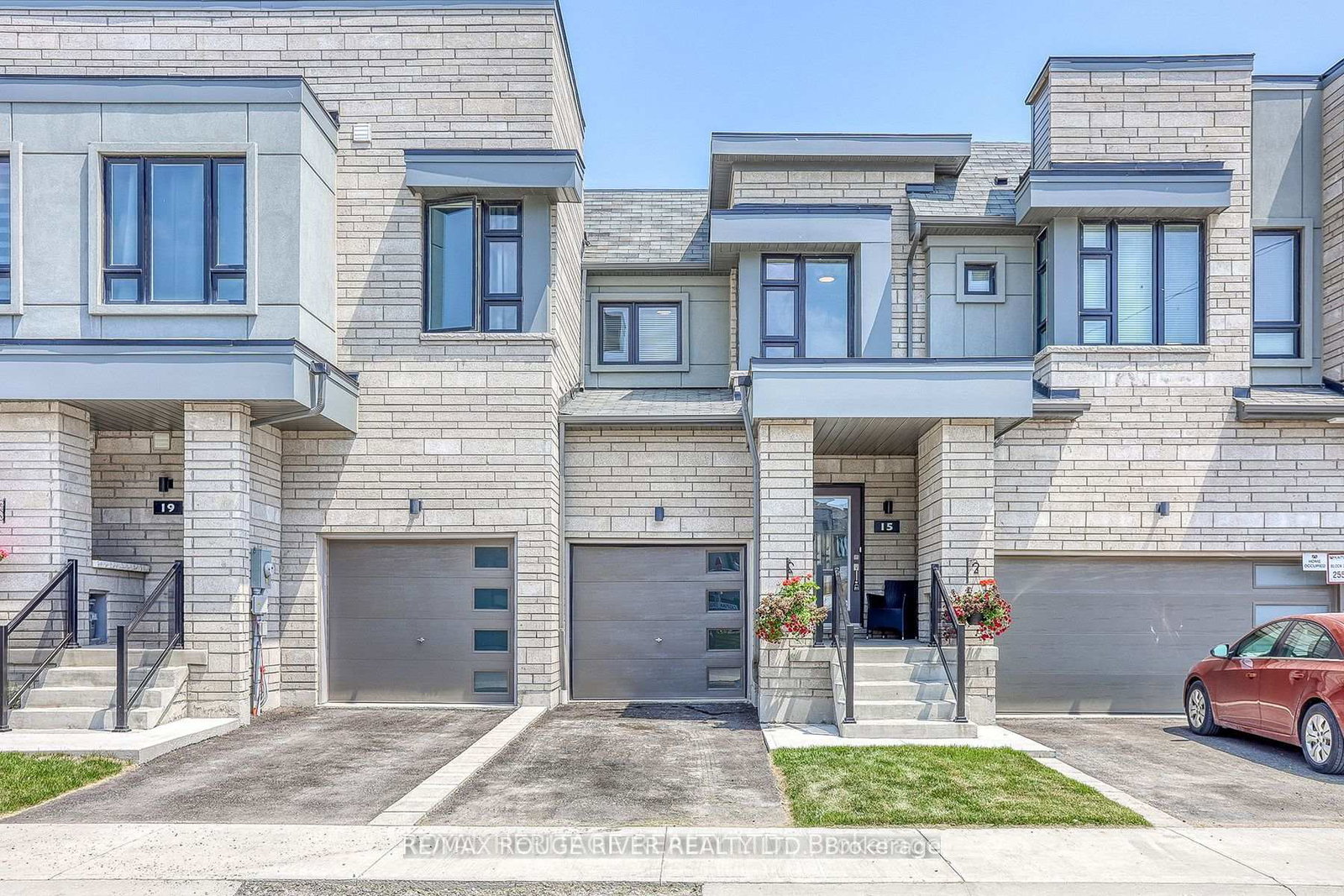 19-caspian-square-clarington-ontario-e13860890