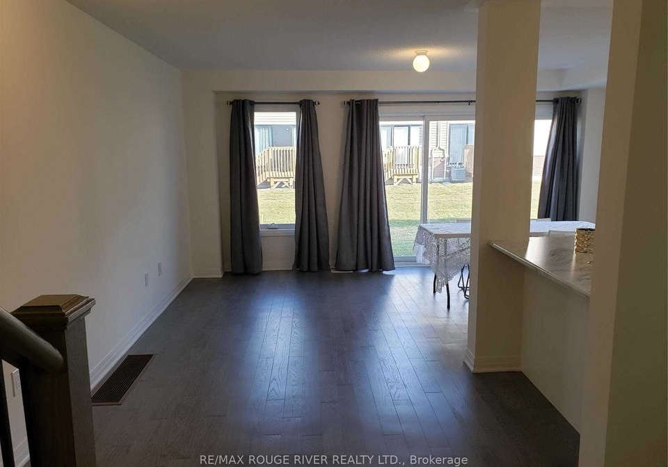 19-caspian-square-clarington-ontario-e13860890