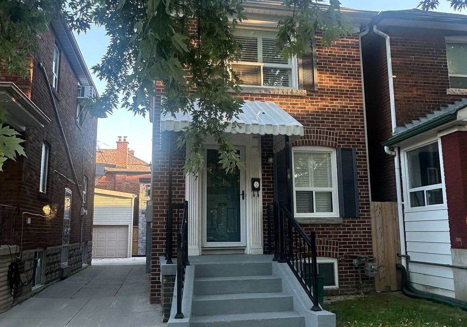 457-mortimer-avenue-toronto-east-york-ontario-e13863724
