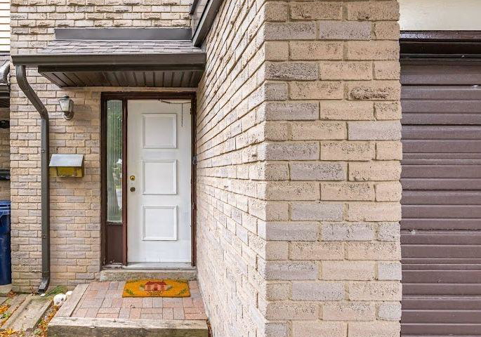 1131-sandhurst-circle-toronto-scarborough-ontario-e13864812