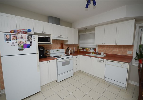 1117-queen-street-e-toronto-ontario-e3328426