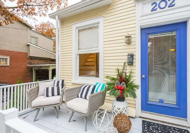 202-silver-birch-avenue-toronto-ontario-e4030266