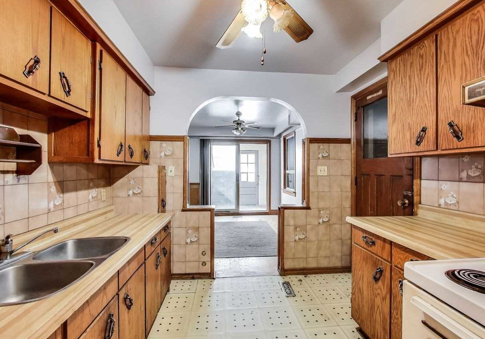 676-coxwell-avenue-toronto-ontario-e4359904