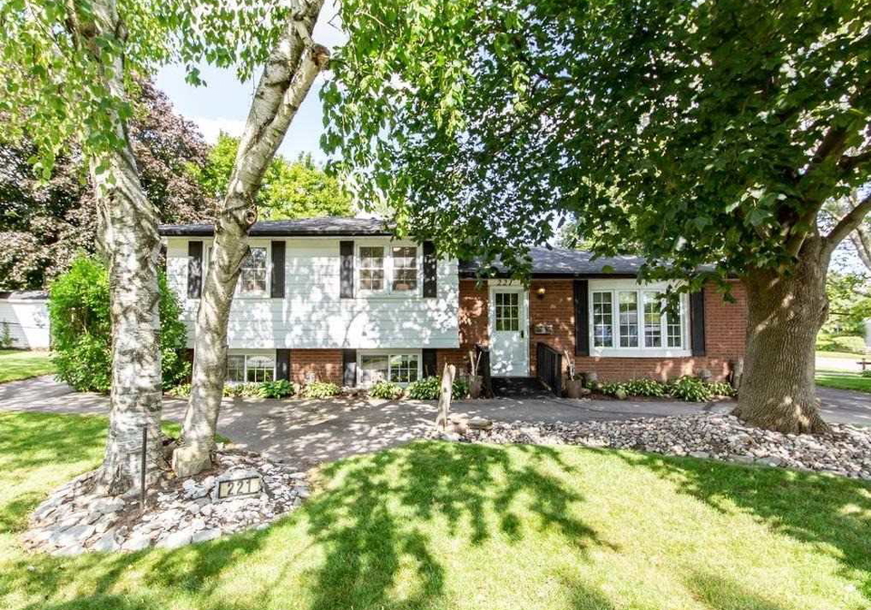 221-ascot-court-oshawa-ontario-e4556836