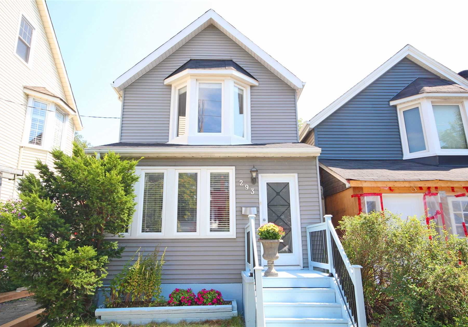 293-woodbine-avenue-toronto-ontario-e4557801