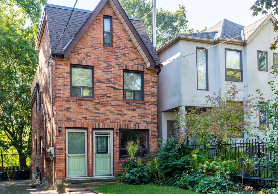 15-ivy-avenue-toronto-ontario-e4595712