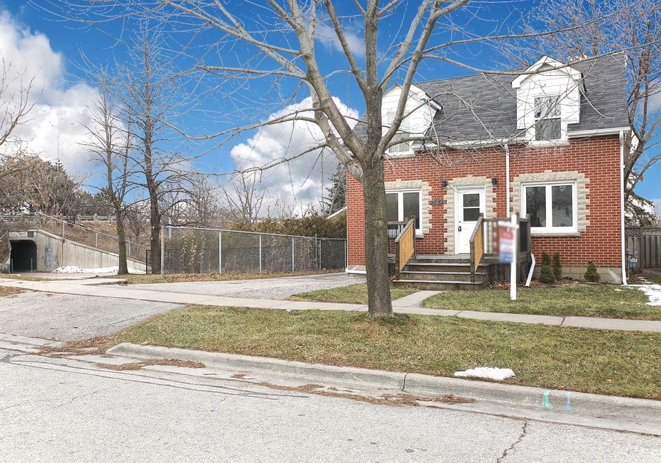 254-hibbert-avenue-oshawa-ontario-e4651046