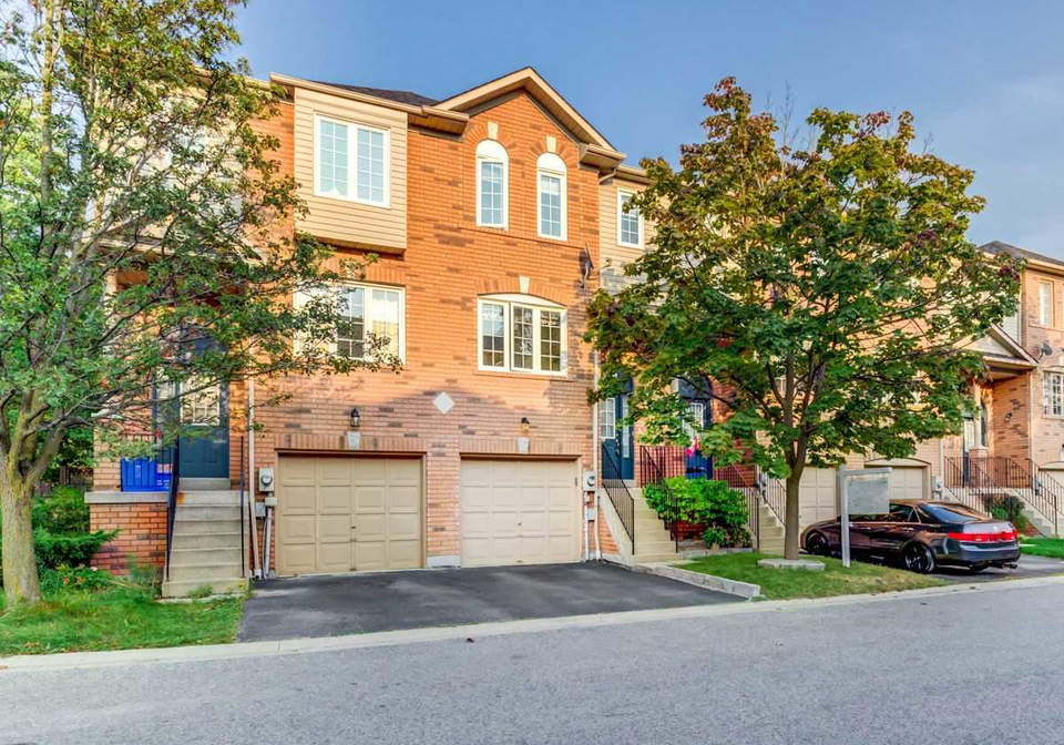 99-aspen-park-way-whitby-ontario-e4883984