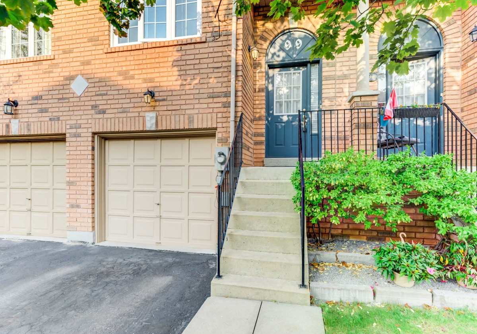 99-aspen-park-way-whitby-ontario-e4883984