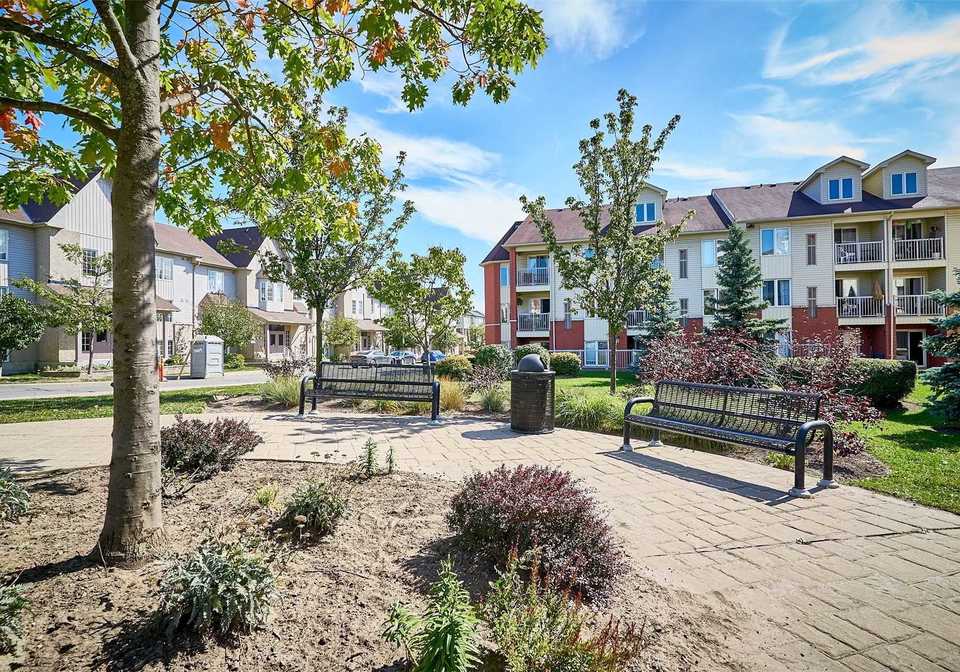 33-petra-way-whitby-ontario-e4928858