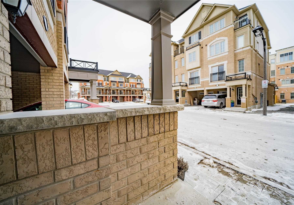 2218-chevron-prince-path-oshawa-ontario-e5103181