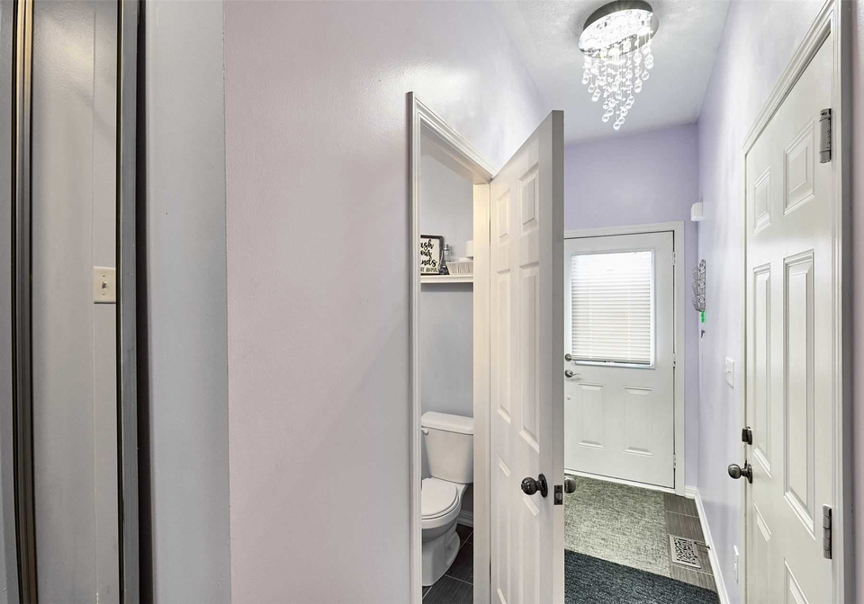 37-dykstra-lane-clarington-ontario-e5127965