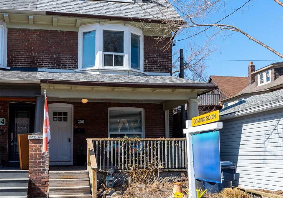 256-woodbine-avenue-toronto-ontario-e5162961