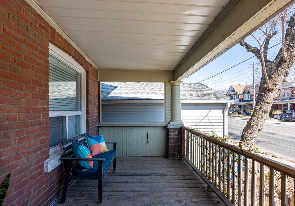 256-woodbine-avenue-toronto-ontario-e5162961