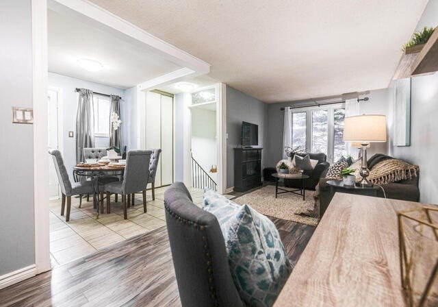 16-lockhart-gate-clarington-ontario-e5166435