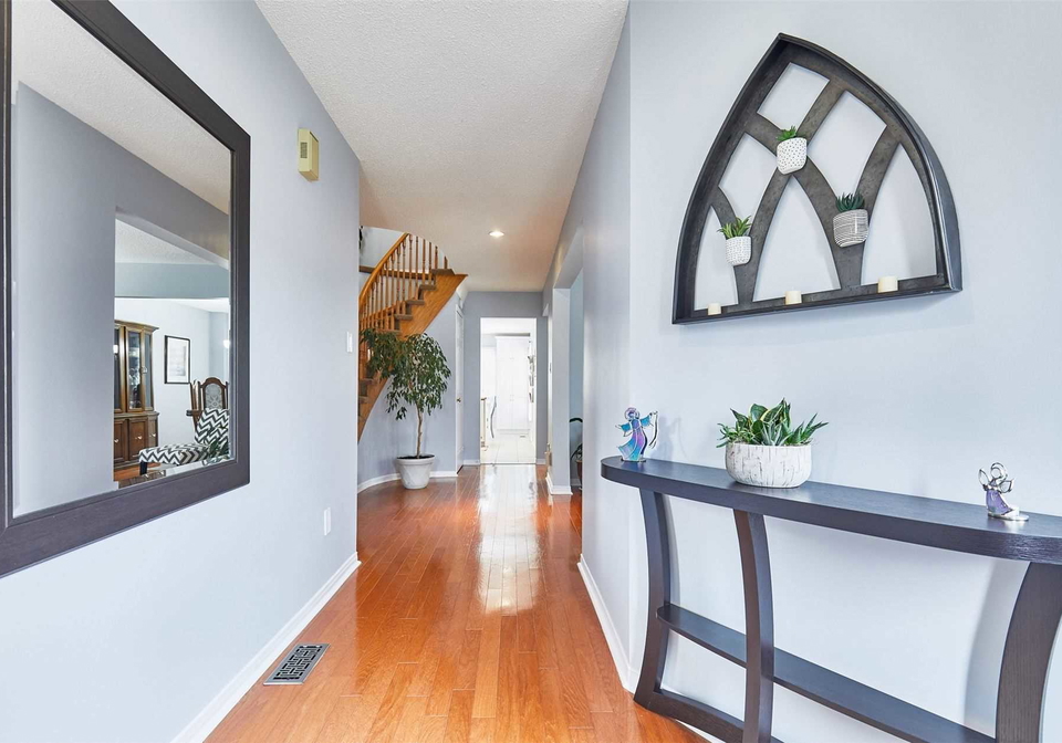 1004-maury-crescent-pickering-ontario-e5172423