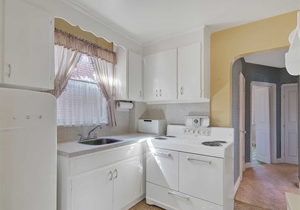 2420-gerrard-street-e-toronto-ontario-e5184611