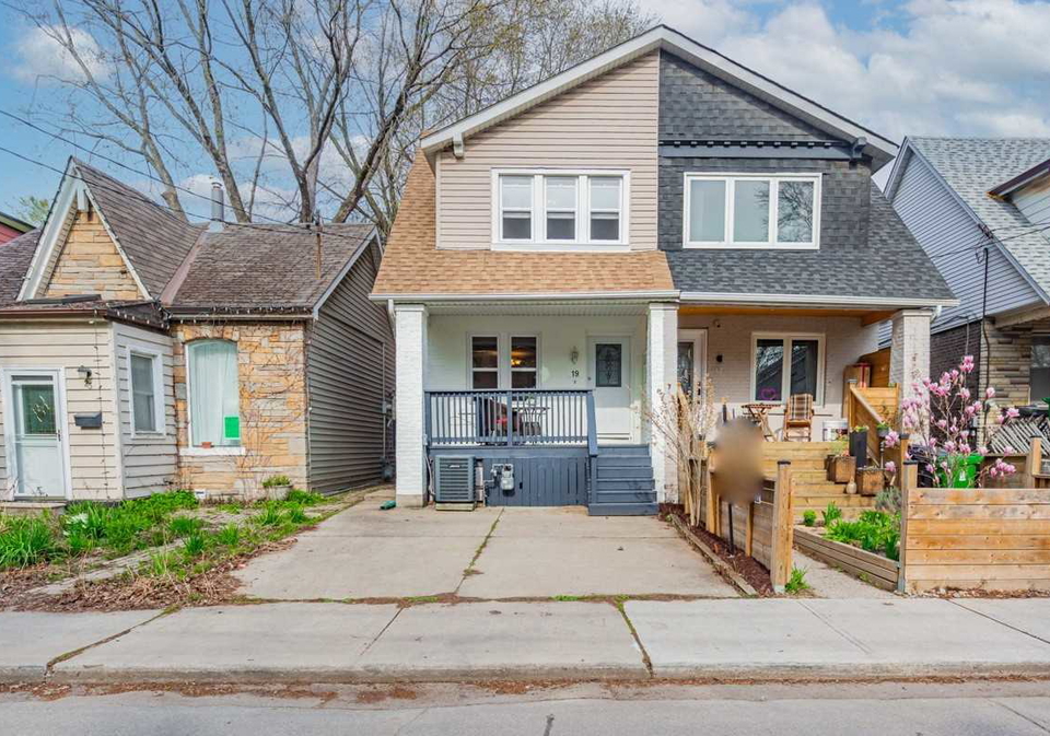 19-lewis-street-toronto-ontario-e5212856