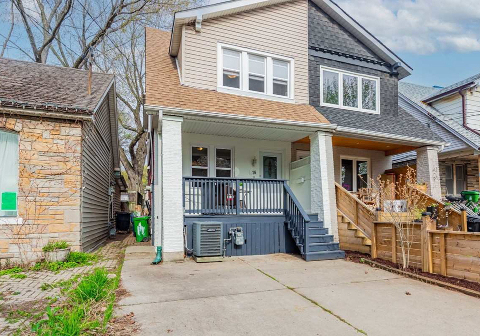 19-lewis-street-toronto-ontario-e5212856